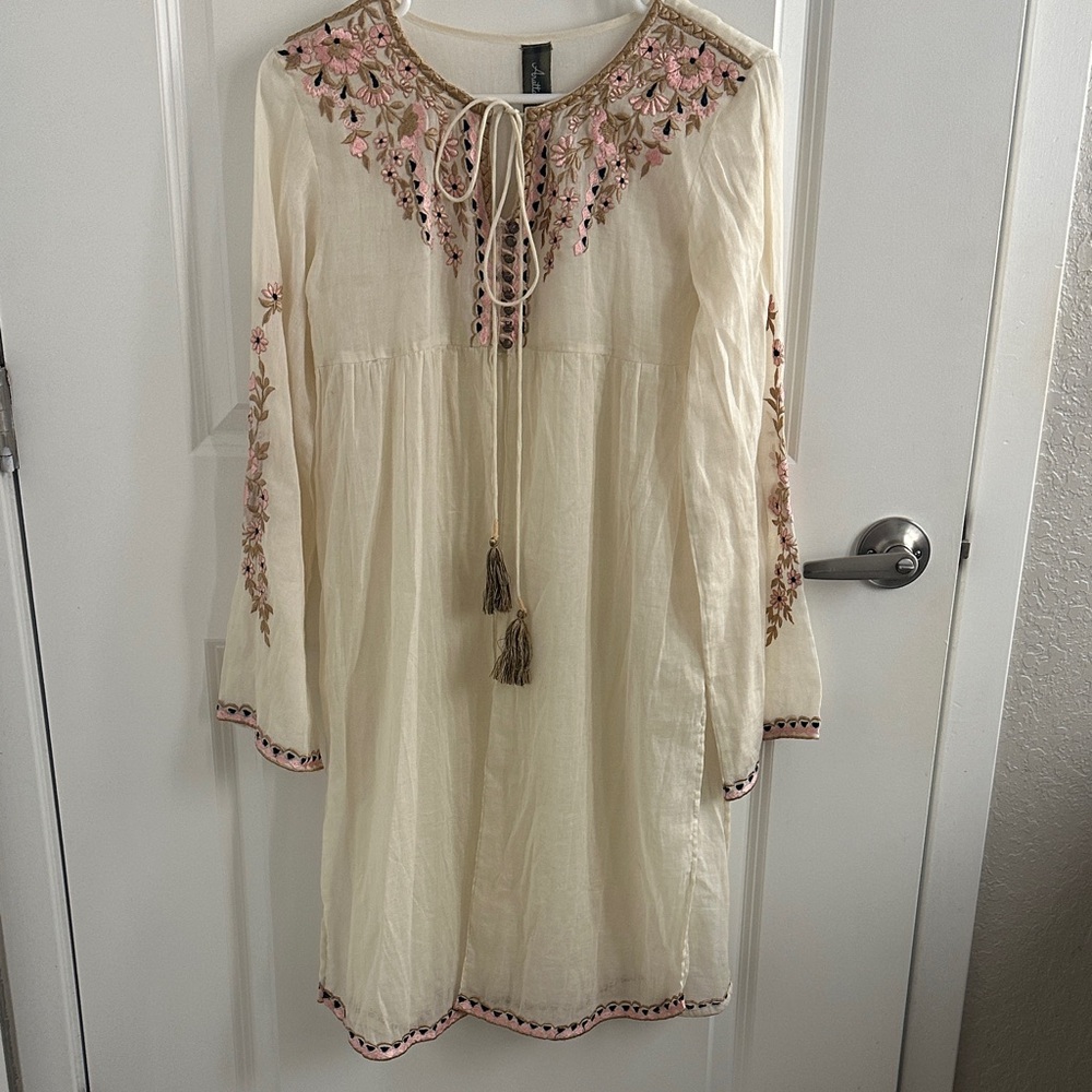Aratta Embroidered Top